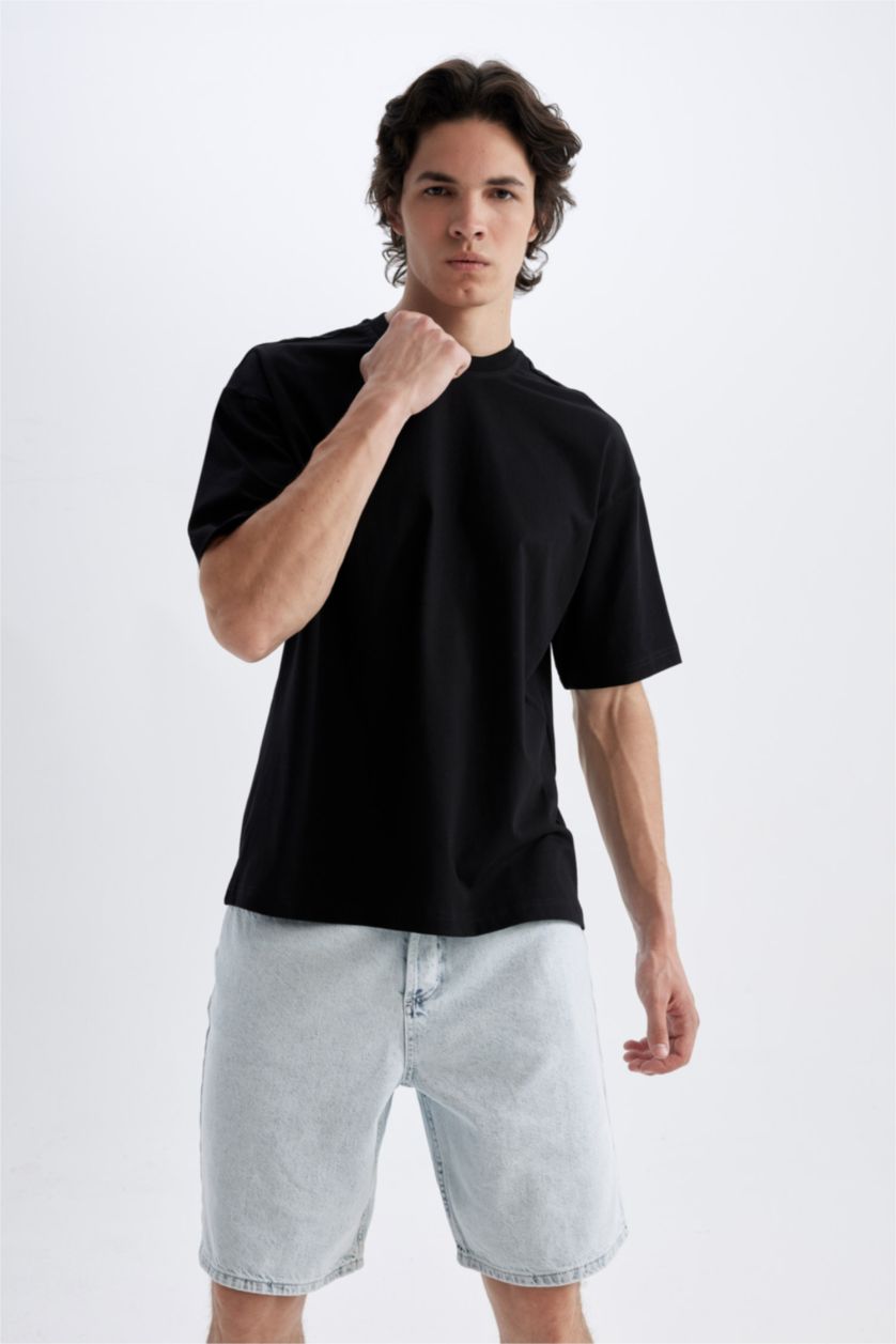 Man Black Boxy Fit Crew Neck Short Sleeve T-Shirt