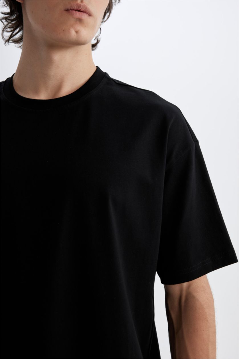Man Black Boxy Fit Crew Neck Short Sleeve T-Shirt
