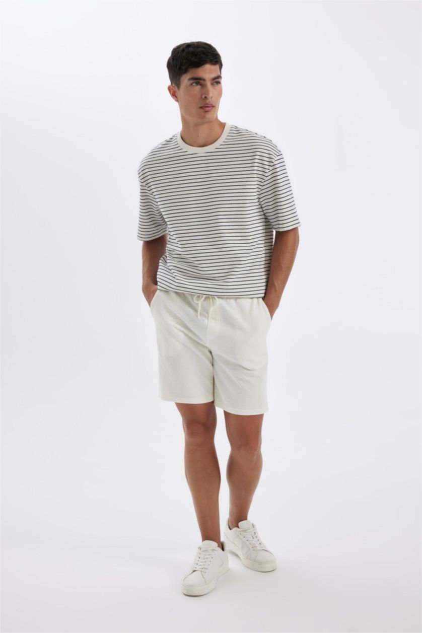 Erkek Ekru Regular Fit Jakarlı Basic Düz Şort