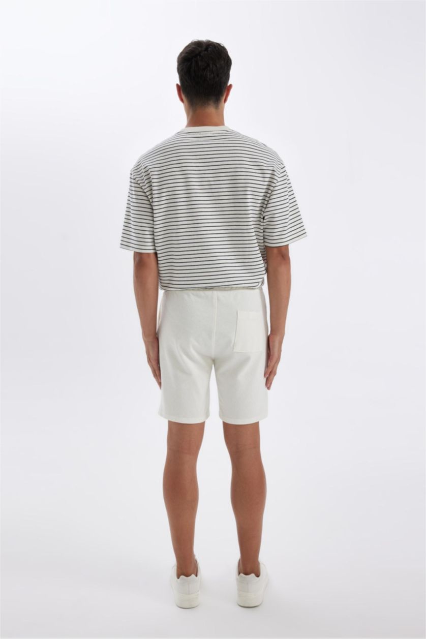 Erkek Ekru Regular Fit Jakarlı Basic Düz Şort