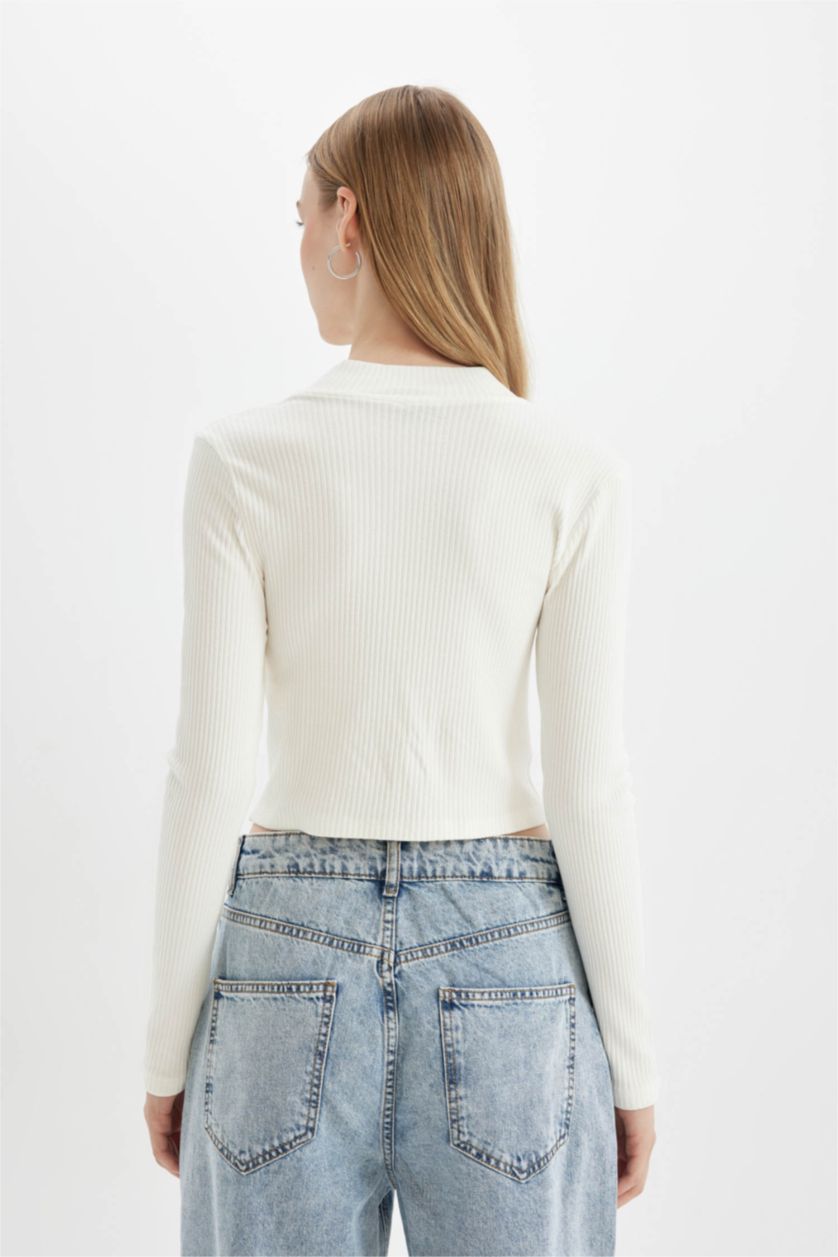 Kadın Kırık Beyaz Fitted Dik Yaka Basic Düz Fermuarlı Fitilli Kaşkorse Crop Beyaz Hırka
