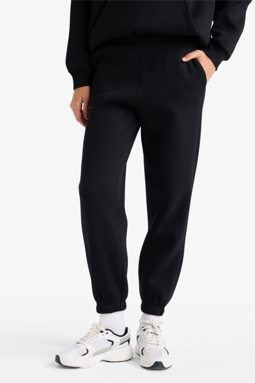 حريمي أسود بنطلون تقيل جوجر فيت بجيب