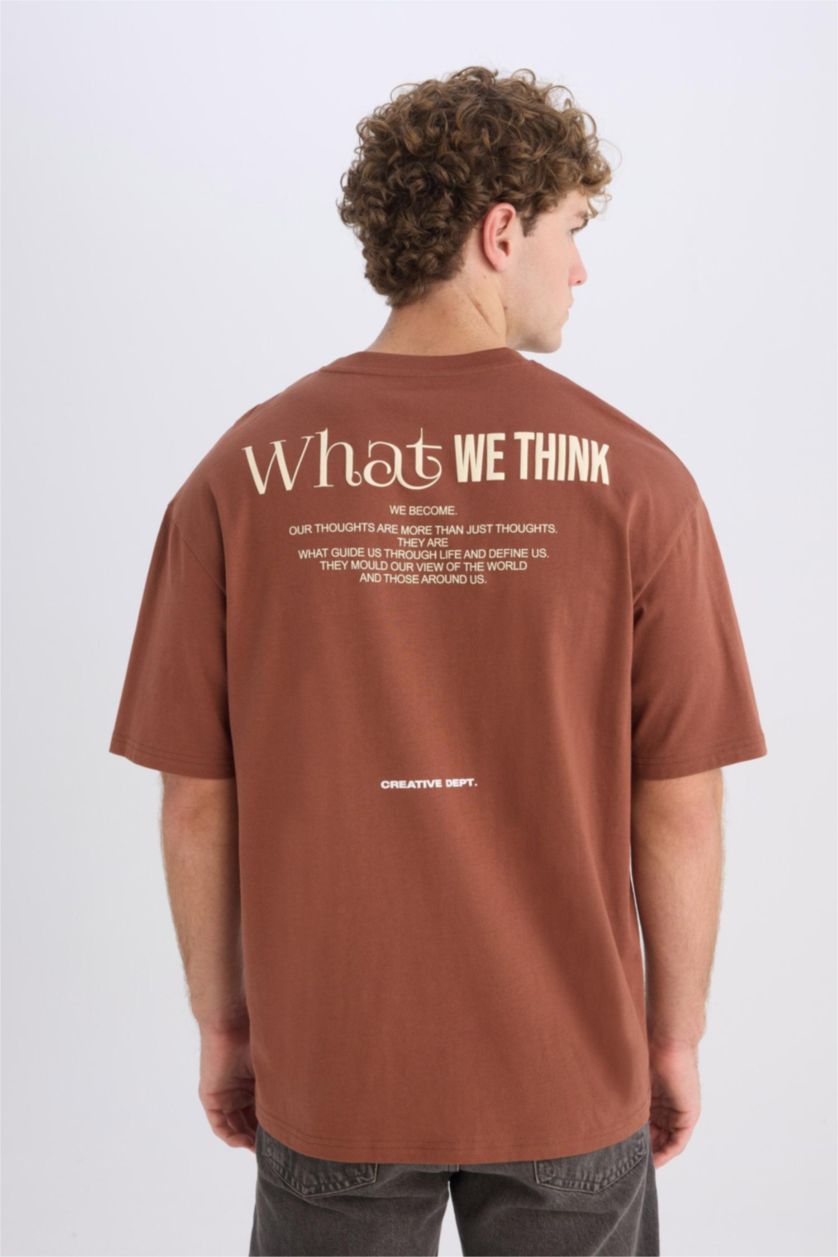 Erkek Kahve %100 Pamuk Boxy Fit Bisiklet Yaka Sırt Baskılı Kısa Kollu Tişört