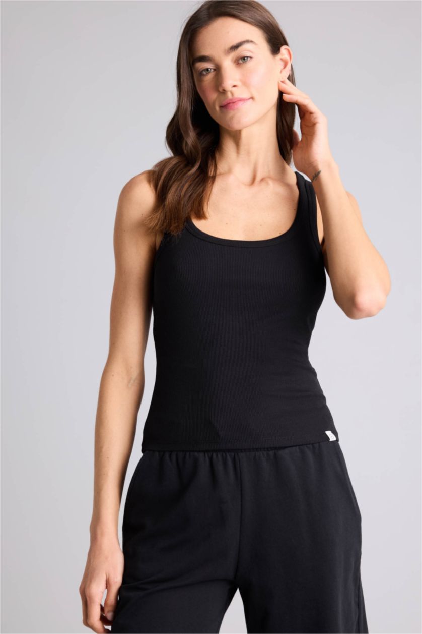 حريمي أسود تانك توب بيزك مضلع