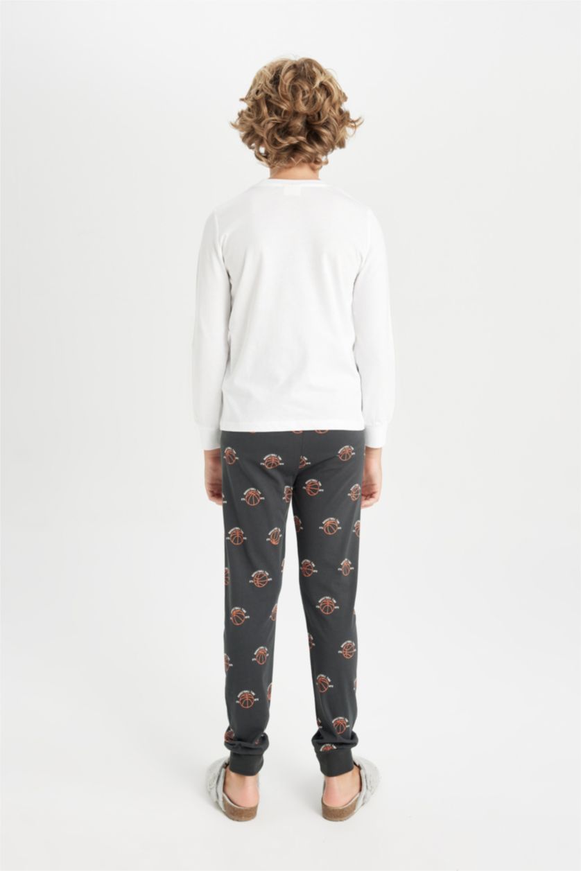 أولادي أبيض طقم بيجاما اولادي بنطلون وتيشيرت ابيض قصة عادية - قطعتين