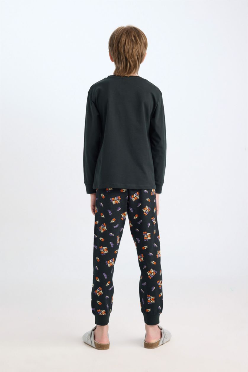 أولادي أسود طقم بيجاما اولادي قصة عادية وكم طويل - قطعتين