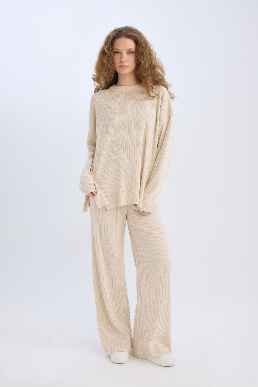 Kadın Ekru Relax Fit 2'li Takım Triko Bisiklet Yaka Kazak Geniş Paça Pantolon