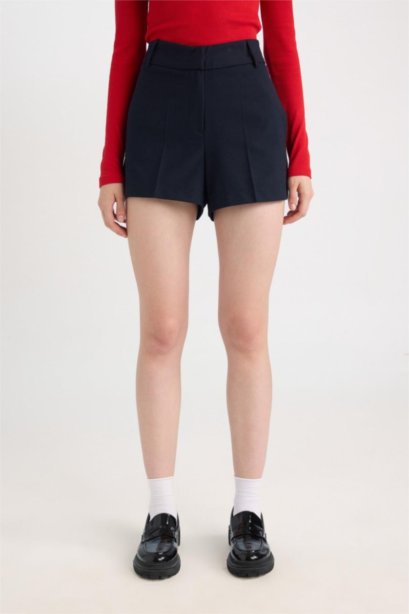 Kadın Lacivert Slim Fit Dar Kesim Normal Bel Basic Düz Şort