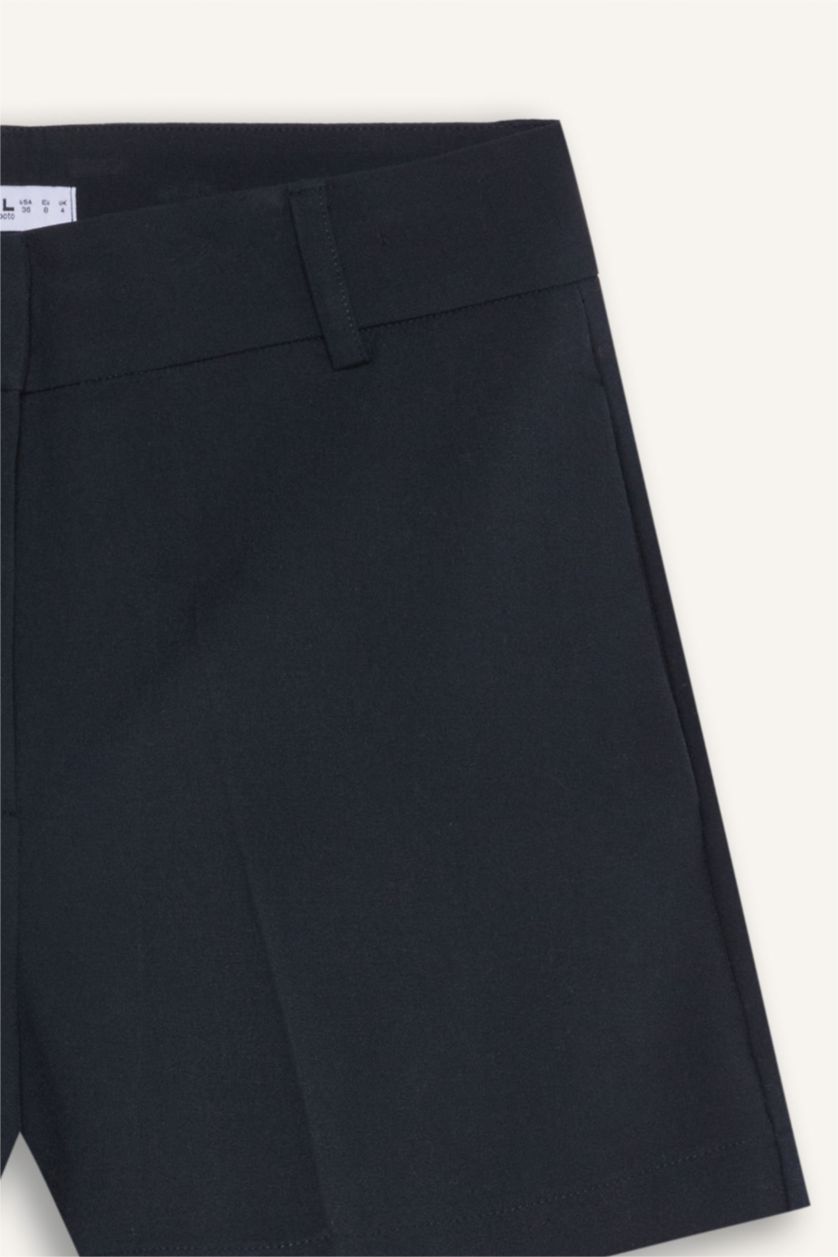 Kadın Lacivert Slim Fit Dar Kesim Normal Bel Basic Düz Şort