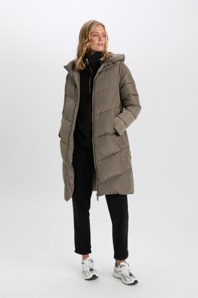 Женщины Хаки Куртка водоотталкивающая стандартного кроя с капюшоном