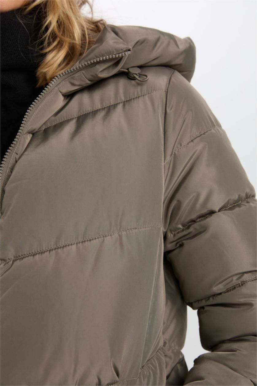 Женщины Хаки Куртка водоотталкивающая стандартного кроя с капюшоном