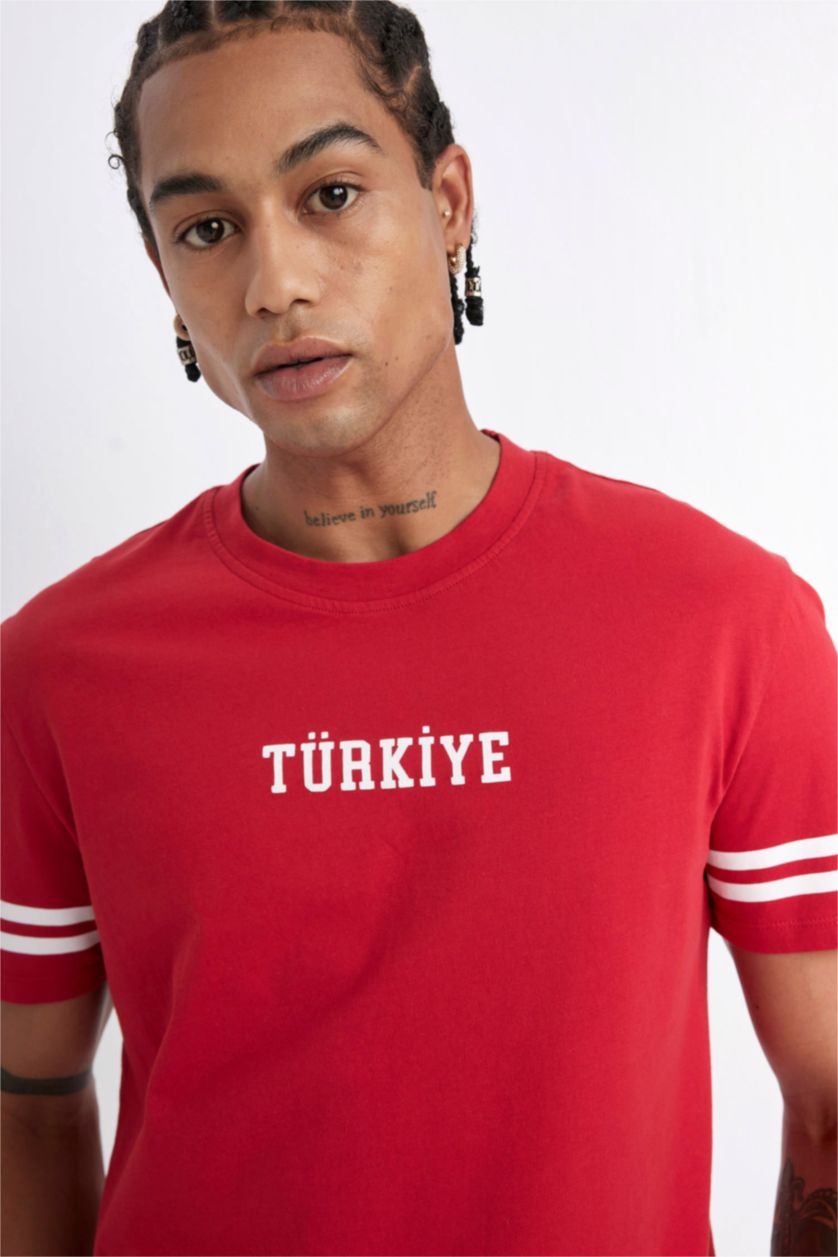 رجالي أحمر تيشيرت رياضي قصة عادية مطبوع من DeFactoFit