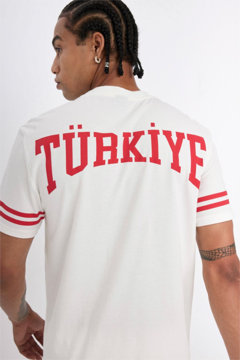 Erkek Ekru Standart Fit Hakim Yaka Türkiye Baskılı Sporcu Kısa Kollu Tişört