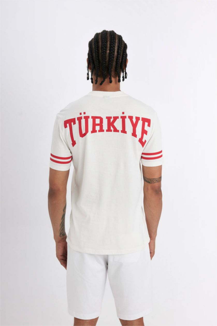 Erkek Ekru Standart Fit Hakim Yaka Türkiye Baskılı Sporcu Kısa Kollu Tişört