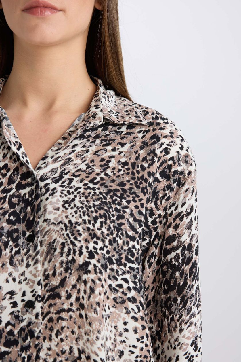 Женщины Бежевый Oversize рубашка с длинным рукавом с принтом под рептилию