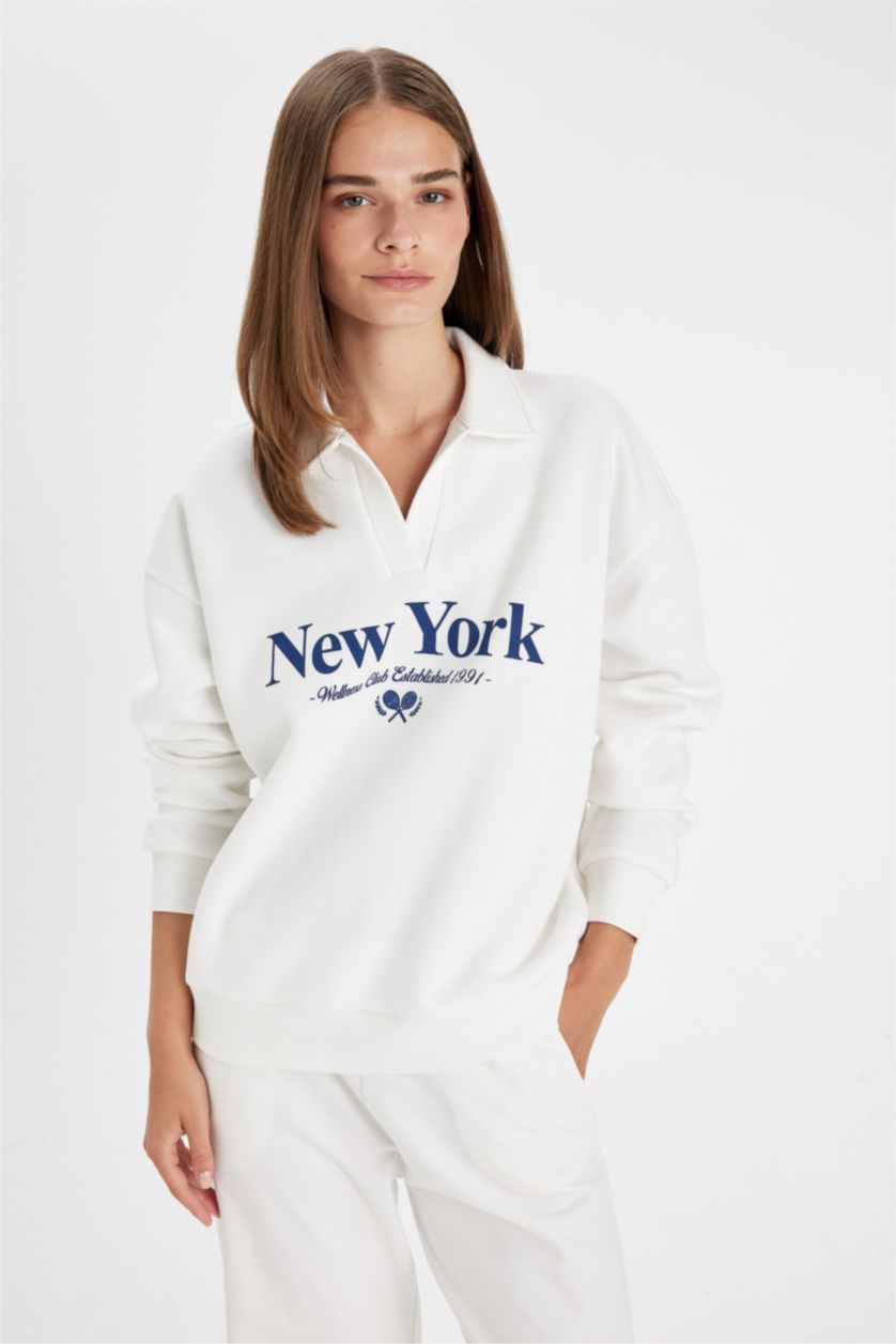 Kadın Ekru Relax Fit Polo Yaka Baskılı Kalın Sweatshirt