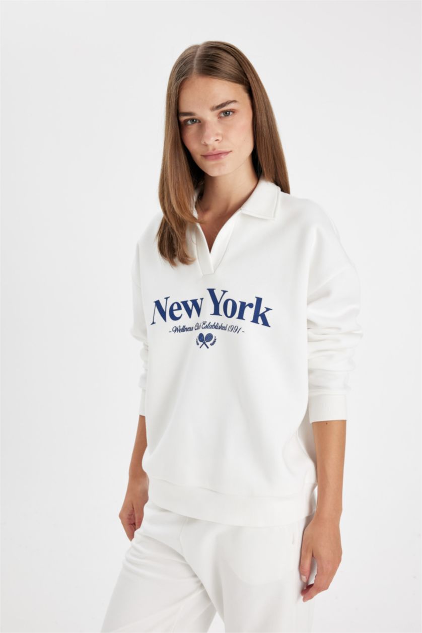 Kadın Ekru Relax Fit Polo Yaka Baskılı Kalın Sweatshirt