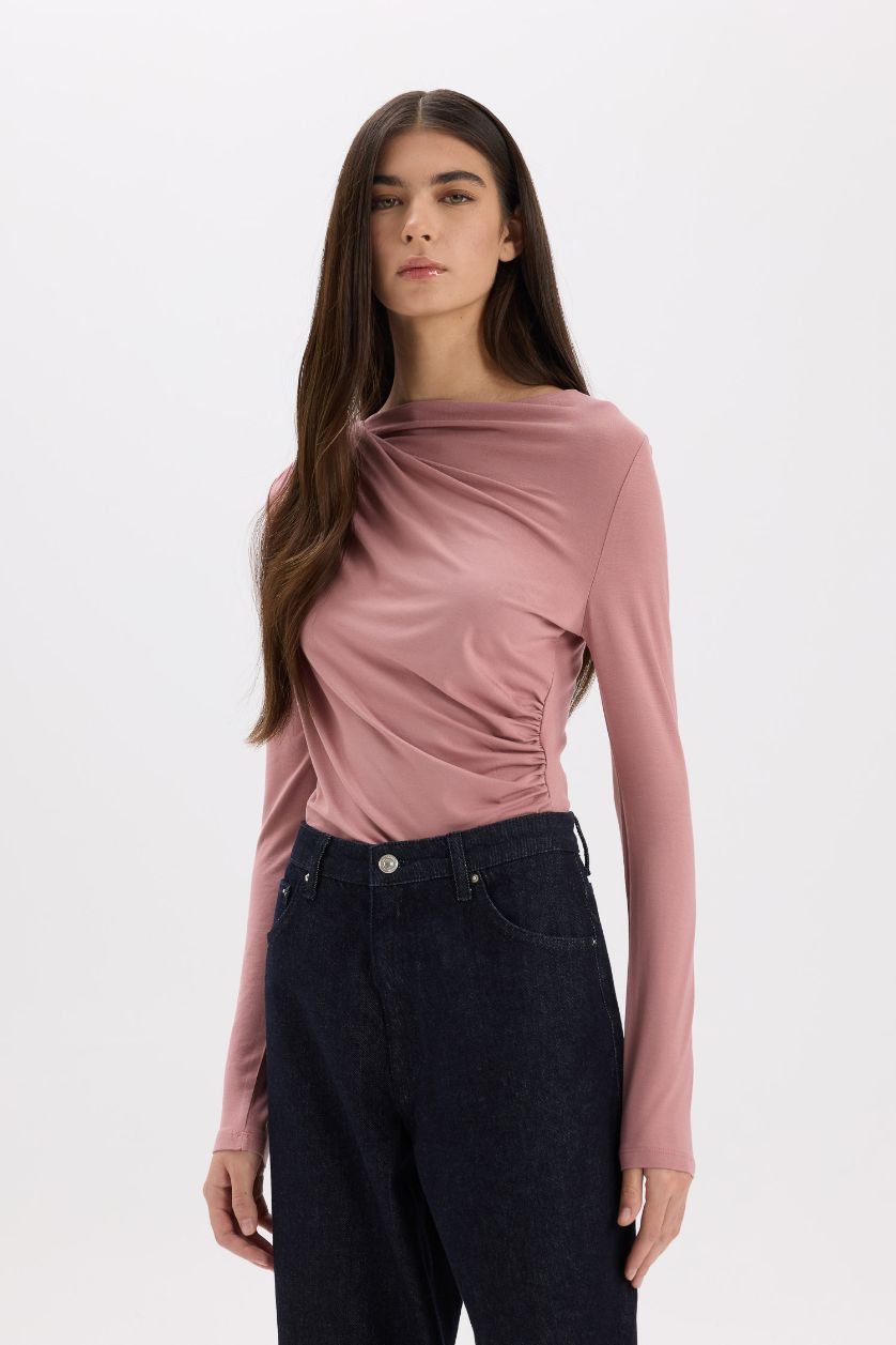 Kadın Gülkurusu Slim Fit Dar Kesim Kayık Yaka Basic Düz Uzun Kollu Bluz