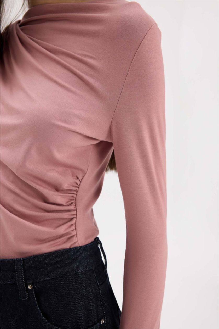 Kadın Gülkurusu Slim Fit Dar Kesim Kayık Yaka Basic Düz Uzun Kollu Bluz