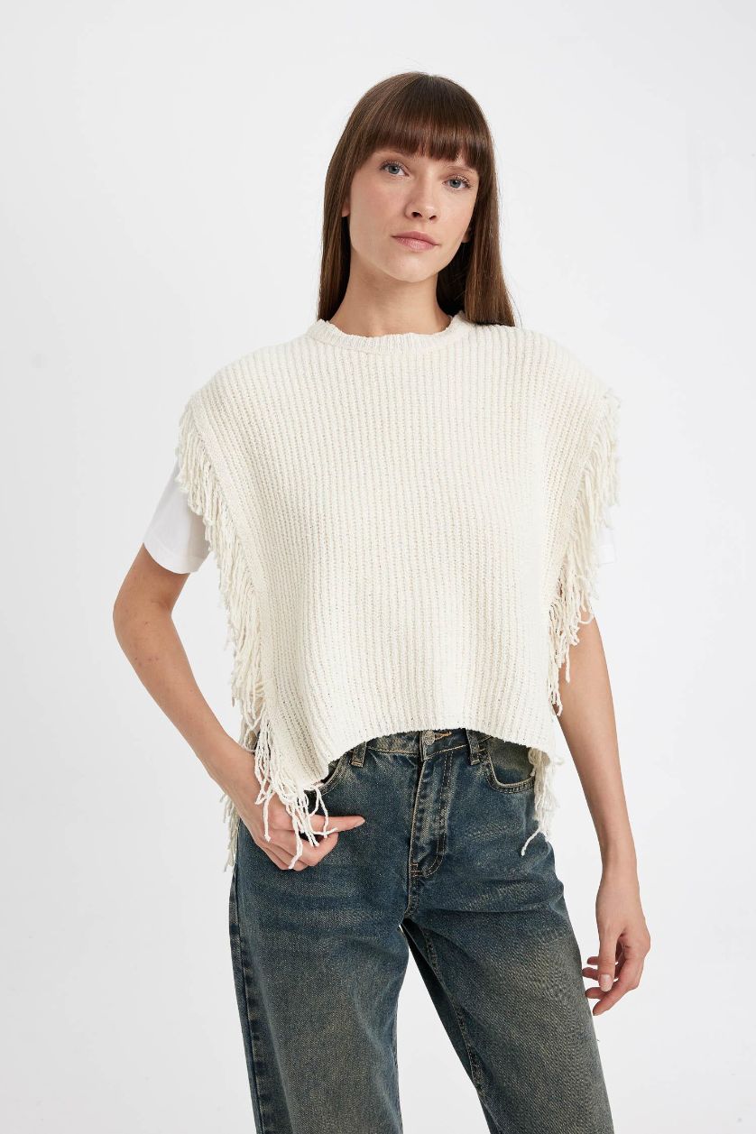 Kadın Ekru Relax Fit Bisiklet Yaka Basic Düz  Selanik Kumaş Püsküllü Triko Süveter