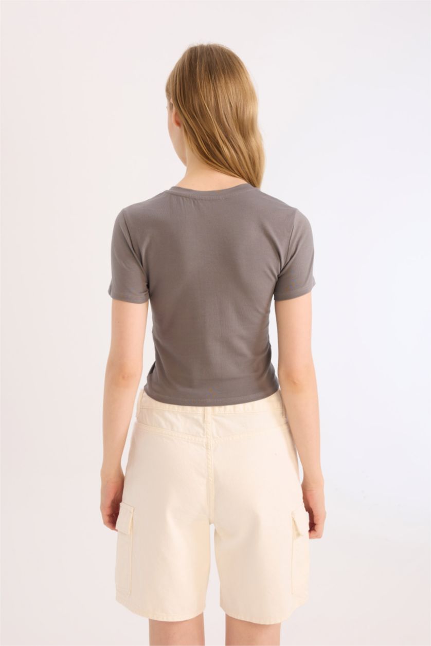 نساء رمادي داكن تيشيرت كروب نص ردن بياخة مستديرة