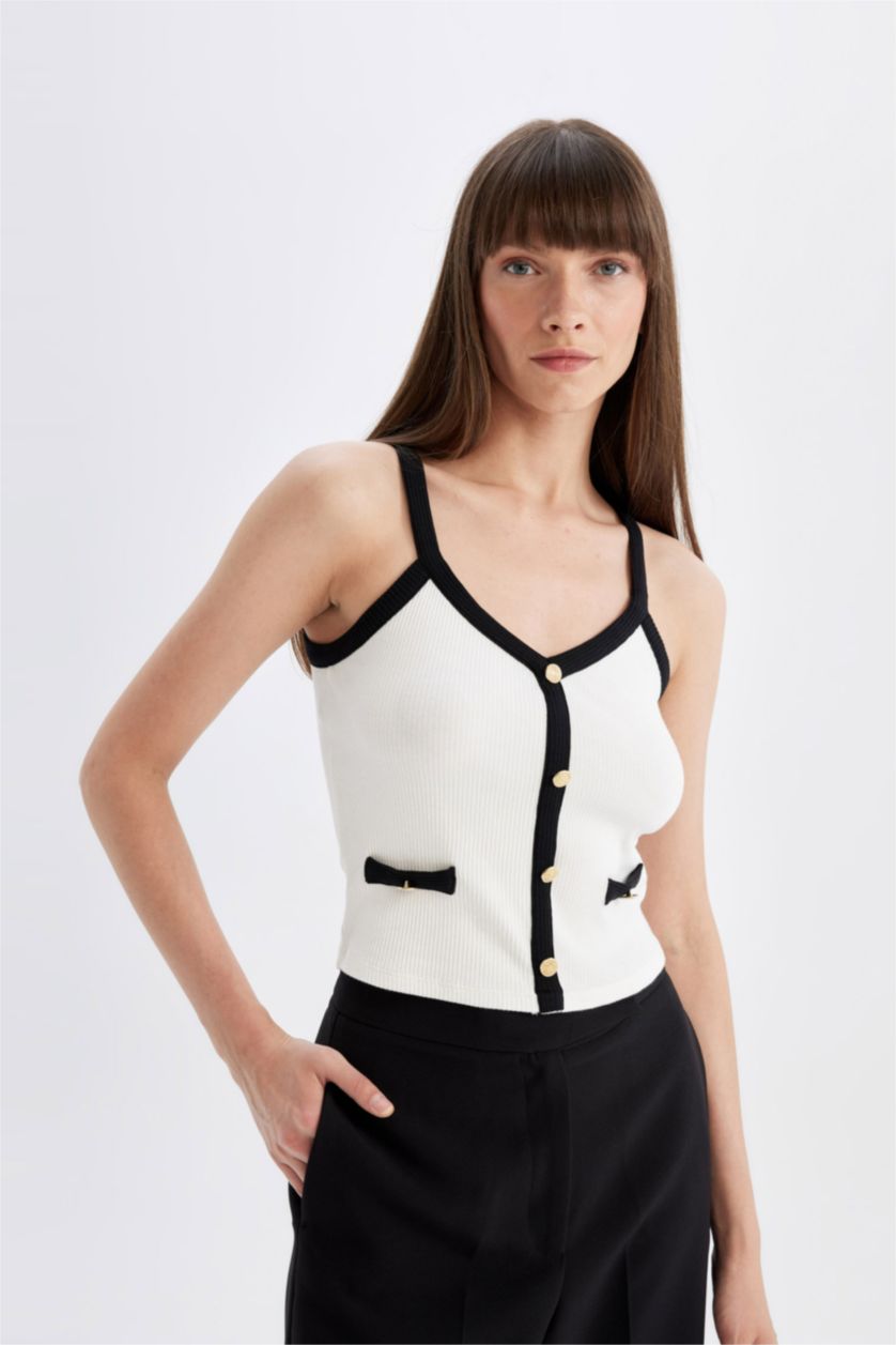 Kadın Ekru Slim Fit Dar Kesim V Yaka Fitilli Kaşkorse Askılı Atlet