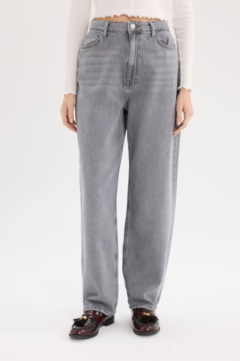 Kadın Gri Baggy Fit Yüksek Bel Düz Paça Uzun Jean Yıkamalı Pantolon