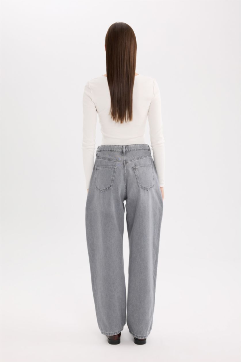 Kadın Gri Baggy Fit Yüksek Bel Düz Paça Uzun Jean Yıkamalı Pantolon