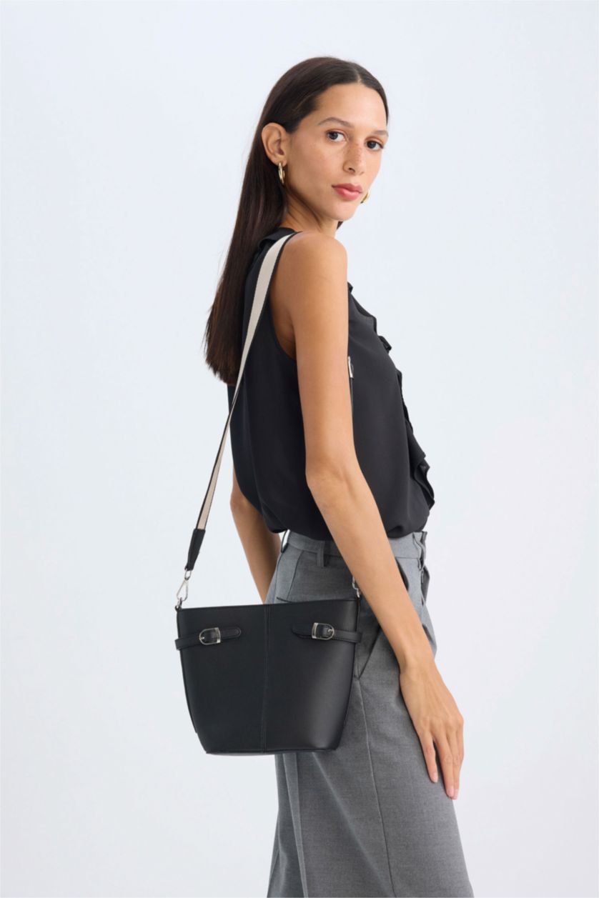 Kadın Siyah Kadın Tokalı Suni Deri Çapraz Çanta