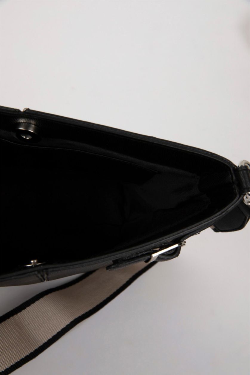 Kadın Siyah Kadın Tokalı Suni Deri Çapraz Çanta