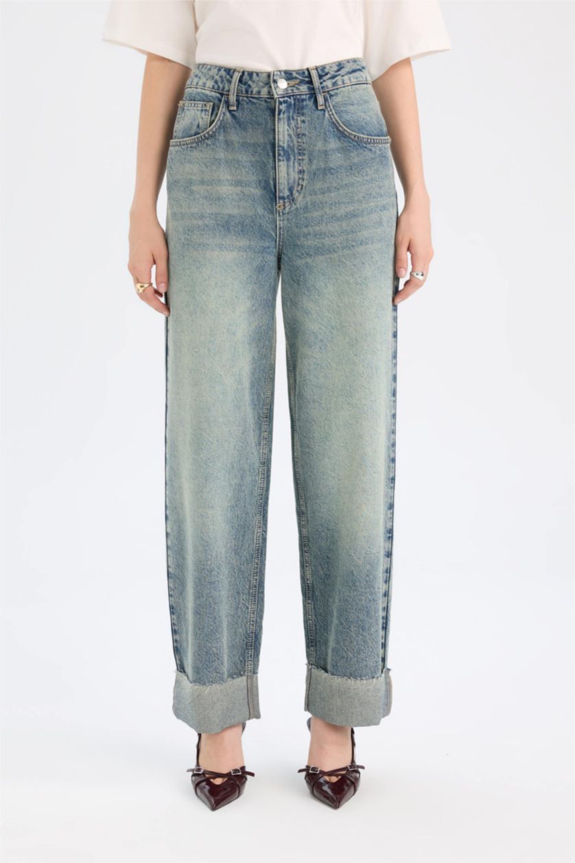 Kadın Mavi Baggy Fit Yüksek Bel Katlamalı Paça Bilek Boy Jean Yıkamalı Pantolon