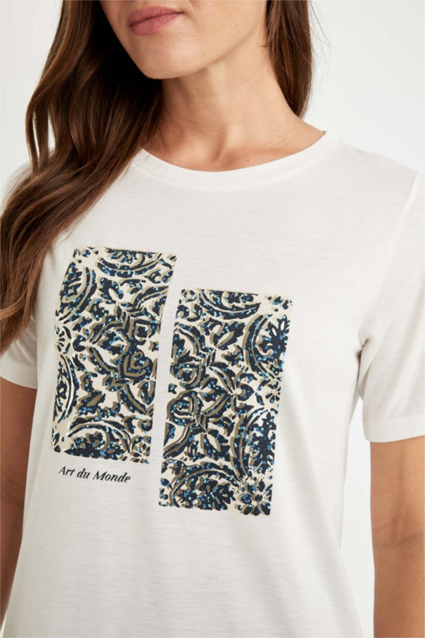 Kadın Ekru Regular Fit Baskılı Bisiklet Yaka Kısa Kollu Tişört