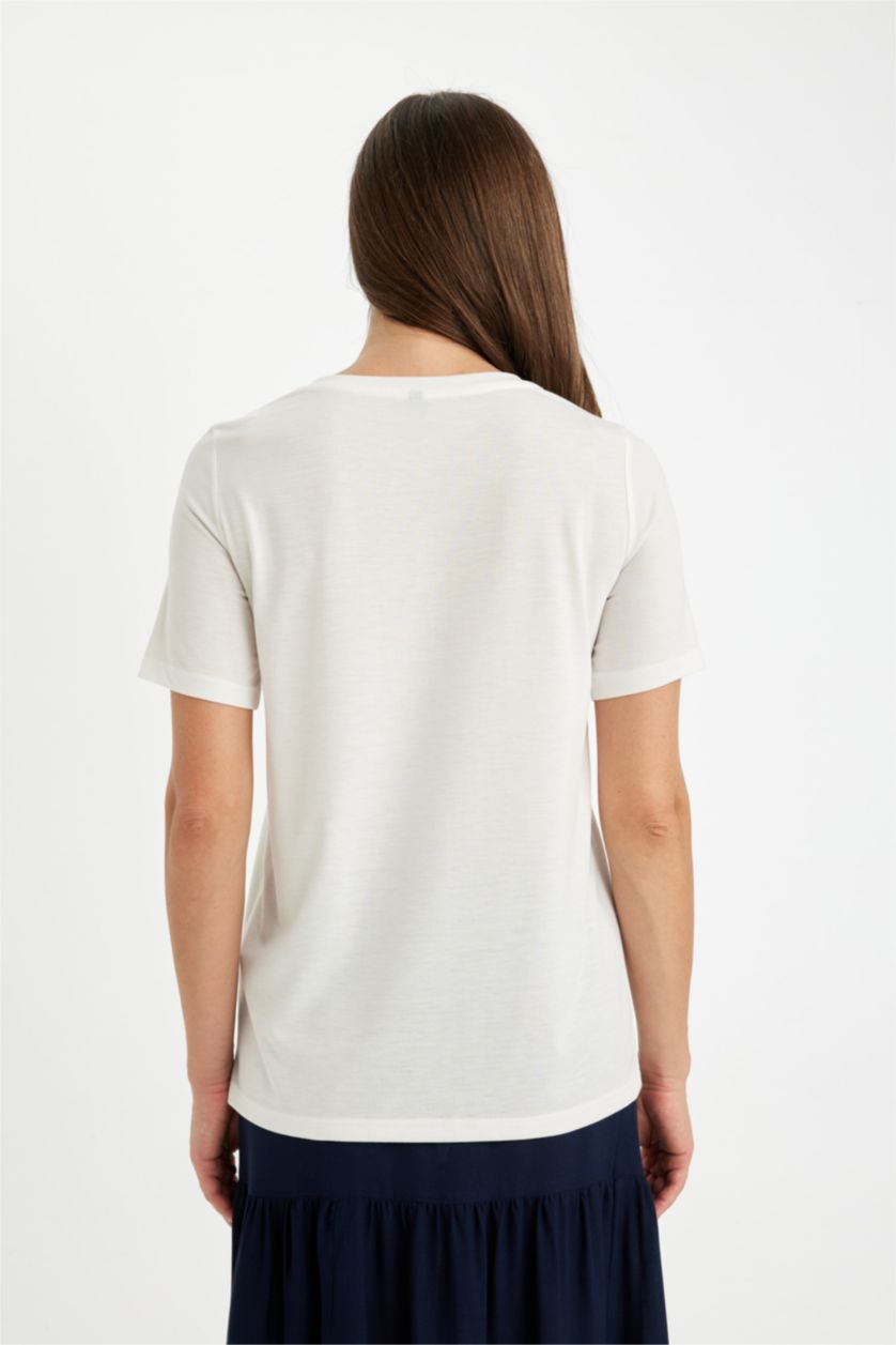 Kadın Ekru Regular Fit Baskılı Bisiklet Yaka Kısa Kollu Tişört