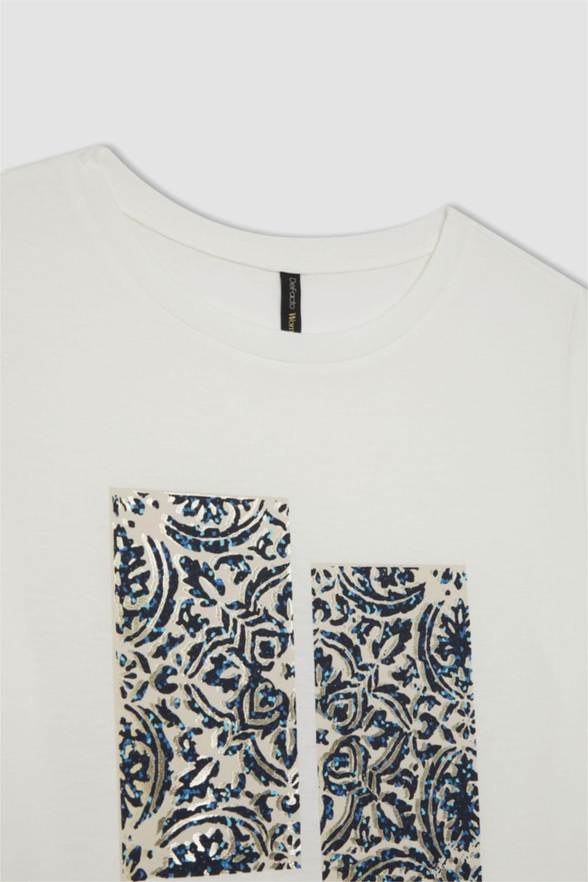 Kadın Ekru Regular Fit Baskılı Bisiklet Yaka Kısa Kollu Tişört