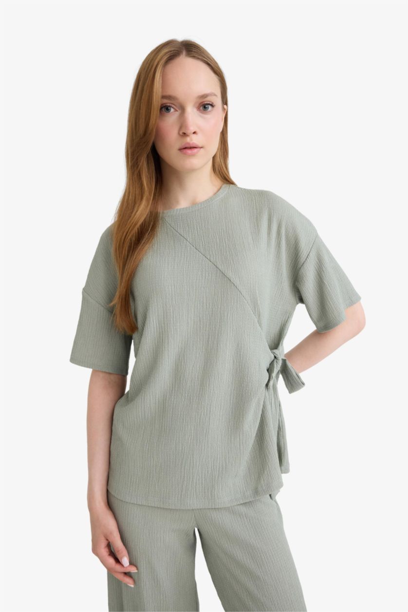 Kadın Açık Yeşil 	Relax Fit Bisiklet Yaka Basic Düz Bürümcük Kısa Kollu Tişört