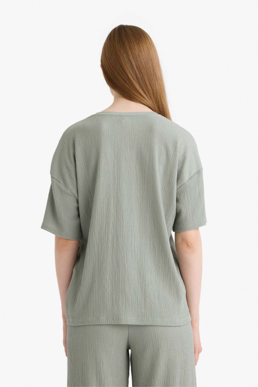 Kadın Açık Yeşil 	Relax Fit Bisiklet Yaka Basic Düz Bürümcük Kısa Kollu Tişört