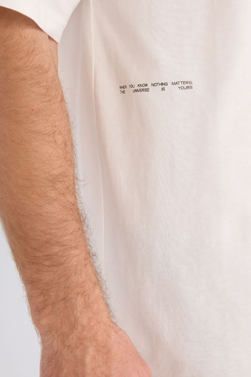 Erkek Ekru %100 Pamuk Rick and Morty Boxy Fit Bisiklet Yaka Sırt Baskılı Kısa Kollu Tişört