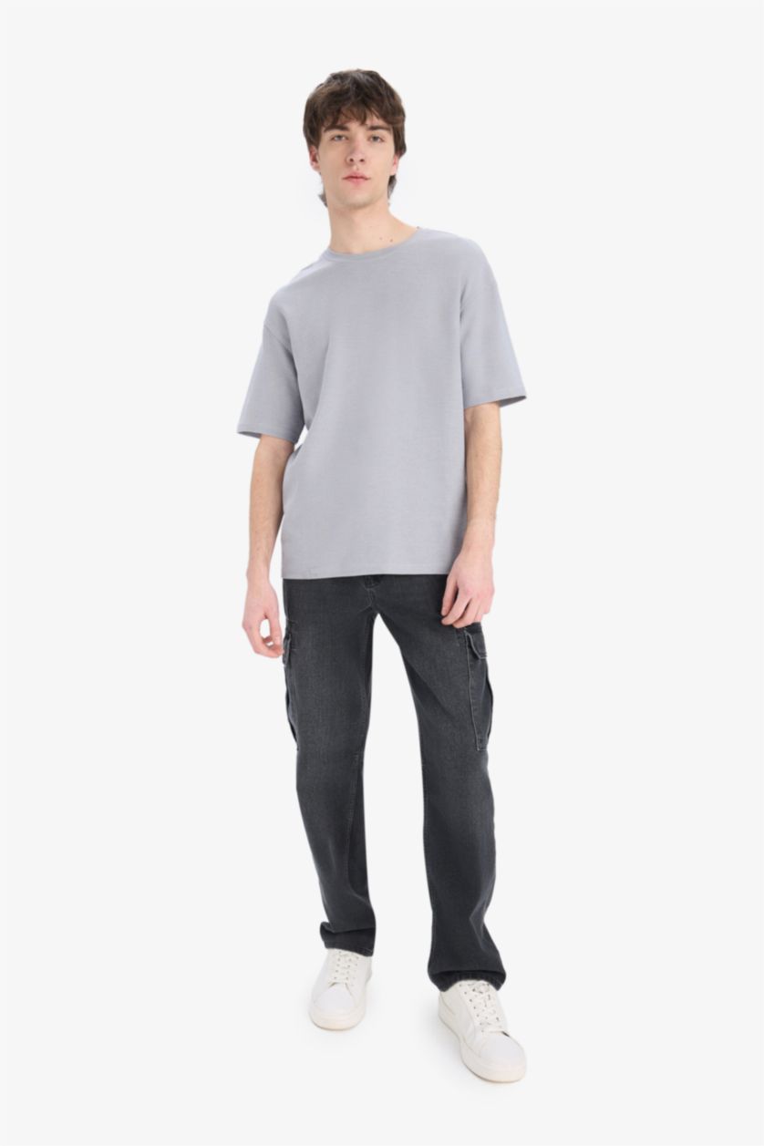 Man Grey Boxy Fit Crew Neck Short Sleeve T-Shirt
