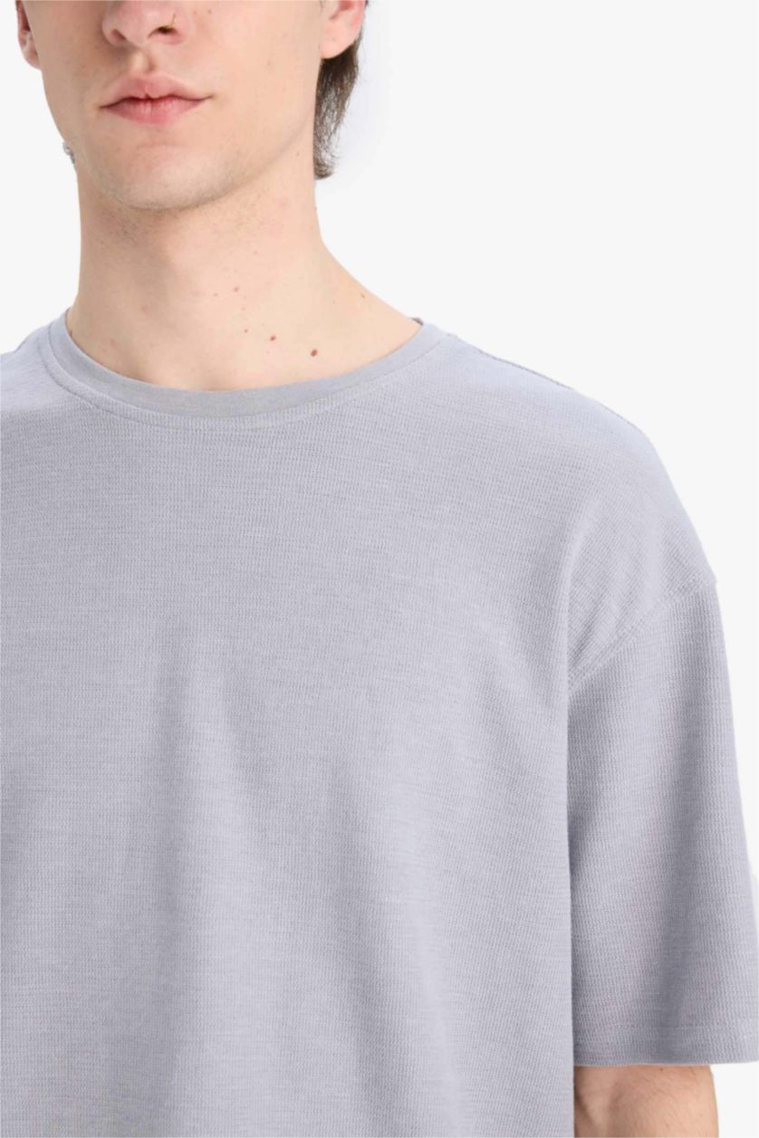 Man Grey Boxy Fit Crew Neck Short Sleeve T-Shirt
