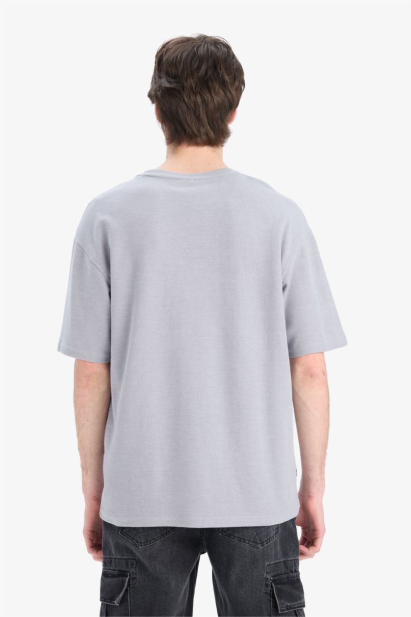 Man Grey Boxy Fit Crew Neck Short Sleeve T-Shirt