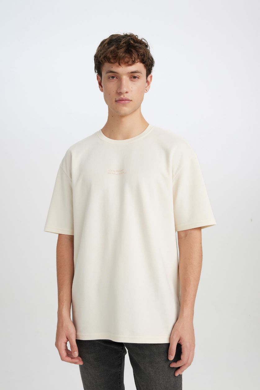 رجال بيج فاتح تيشيرت اوفر سايز نص ردن بياخة مستديرة