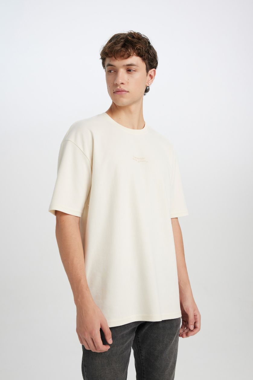 رجال بيج فاتح تيشيرت اوفر سايز نص ردن بياخة مستديرة