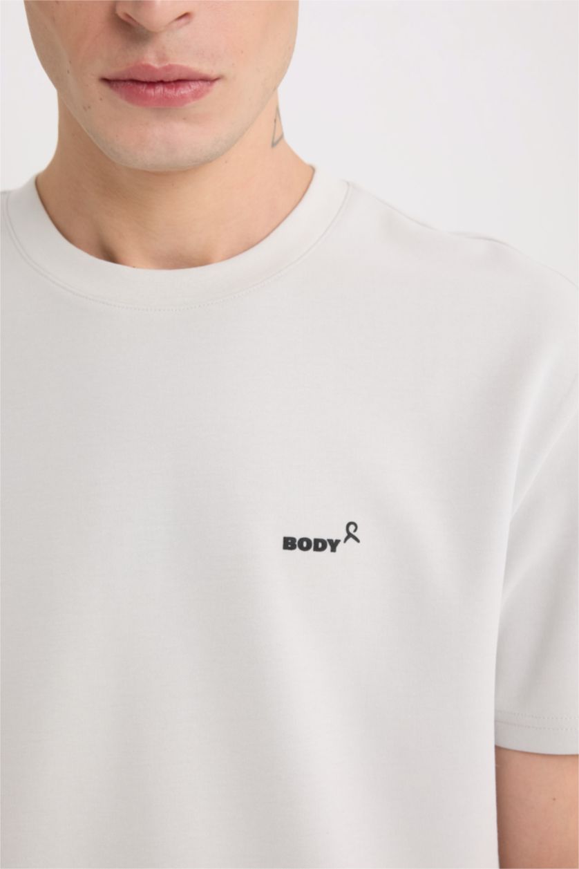 Erkek Açık Gri Regular Fit Bisiklet Yaka Ütü Gerektirmeyen Nefes Alabilen Baskılı Kısa Kollu Ağır Kumaş Tişört