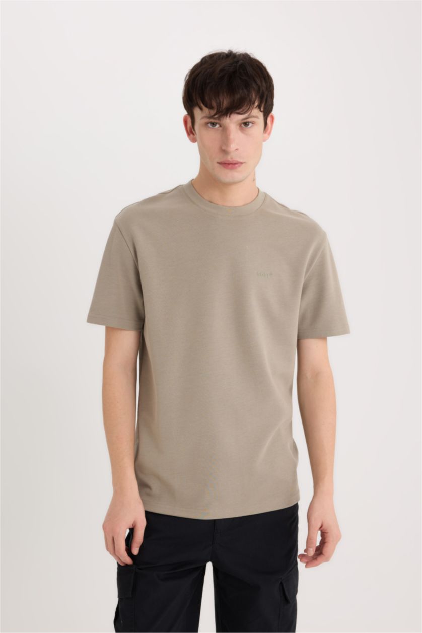 Erkek Açık Haki Regular Fit Bisiklet Yaka Ütü Gerektirmeyen Nefes Alabilen Baskılı Kısa Kollu Ağır Kumaş Tişört