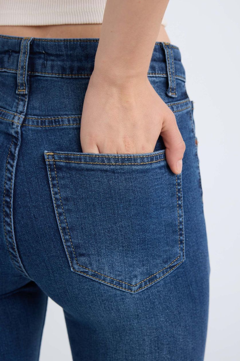 Kadın Koyu Mavi Bootcut Normal Bel Cepli Uzun Jean Yıkamalı Pantolon