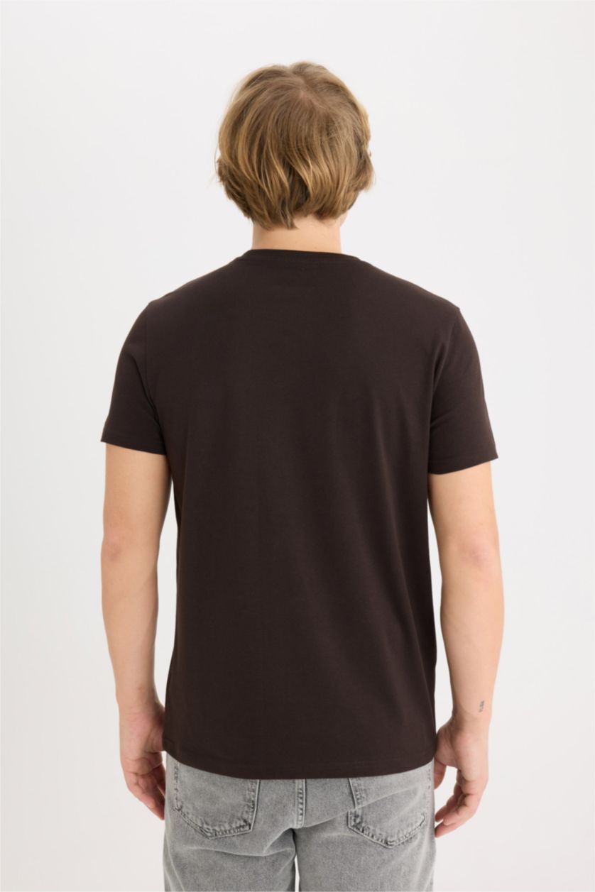 Erkek Kahve %100 Pamuk Slim Fit Dar Kesim Bisiklet Yaka Baskılı Kısa Kollu Tişört