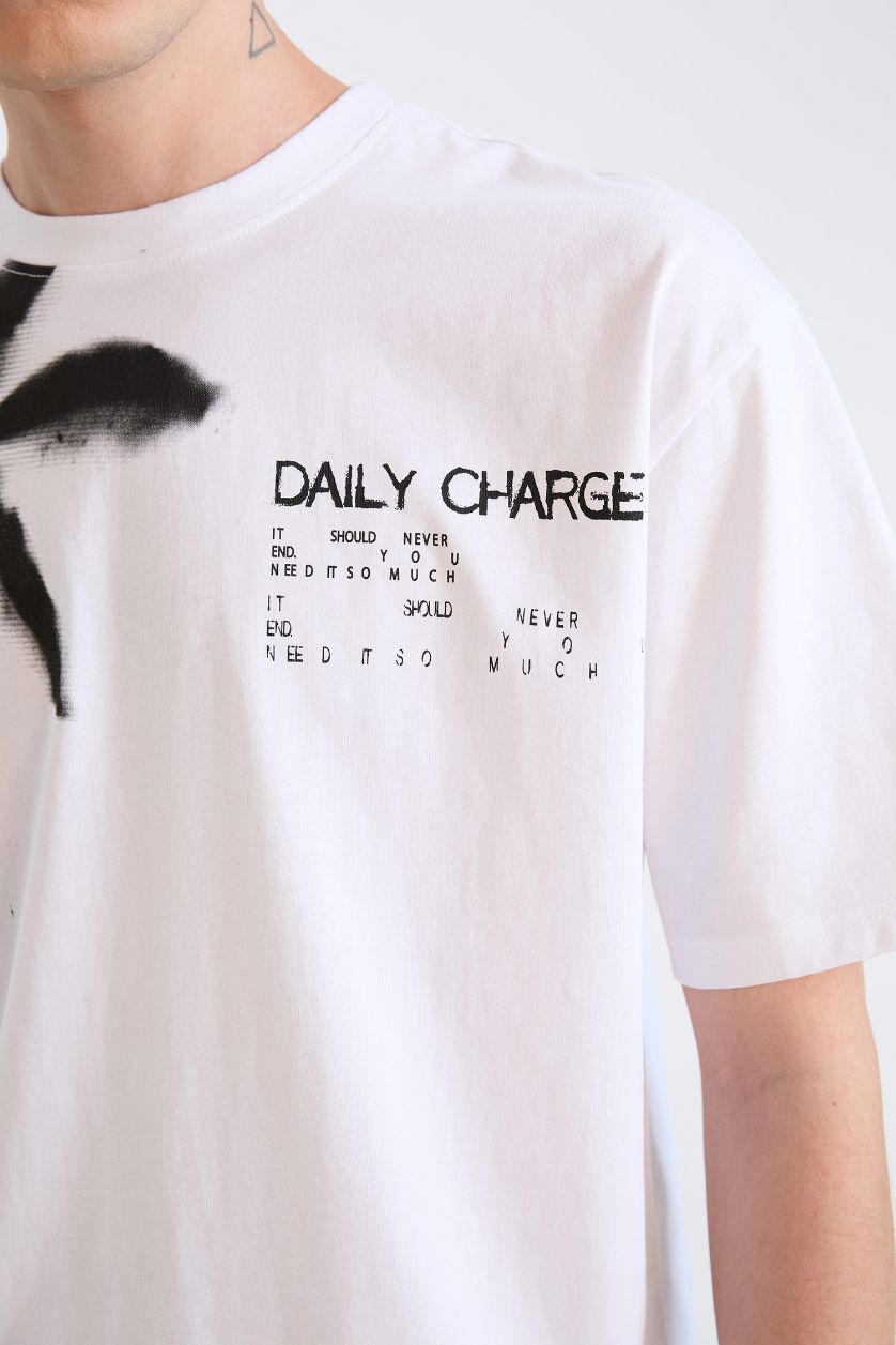 Erkek Beyaz %100 Pamuk Boxy Fit Bisiklet Yaka Baskılı Kısa Kollu Tişört