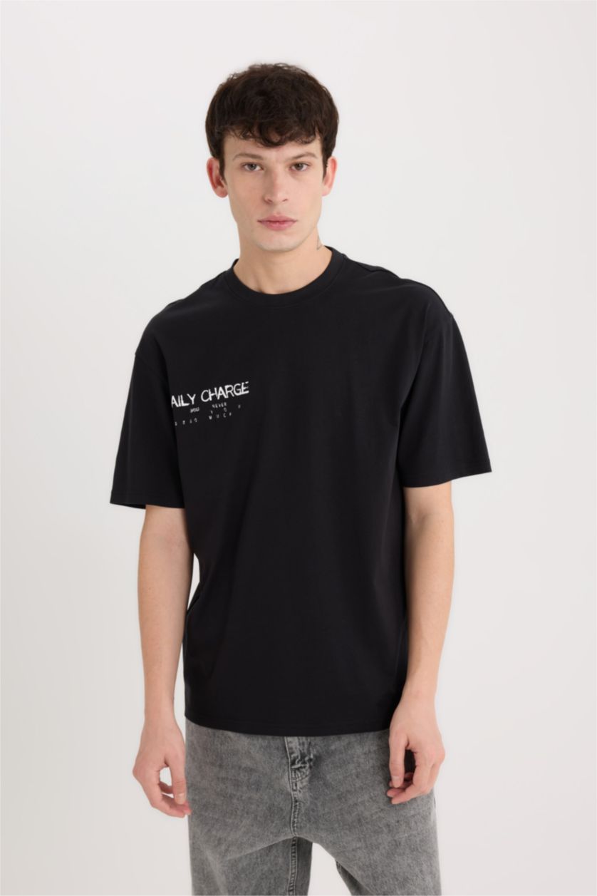 Erkek Siyah %100 Pamuk Boxy Fit Bisiklet Yaka Sırt Baskılı Kısa Kollu Tişört