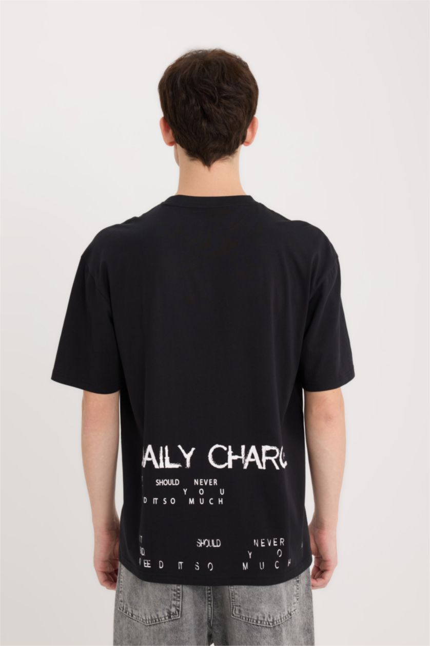 Erkek Siyah %100 Pamuk Boxy Fit Bisiklet Yaka Sırt Baskılı Kısa Kollu Tişört