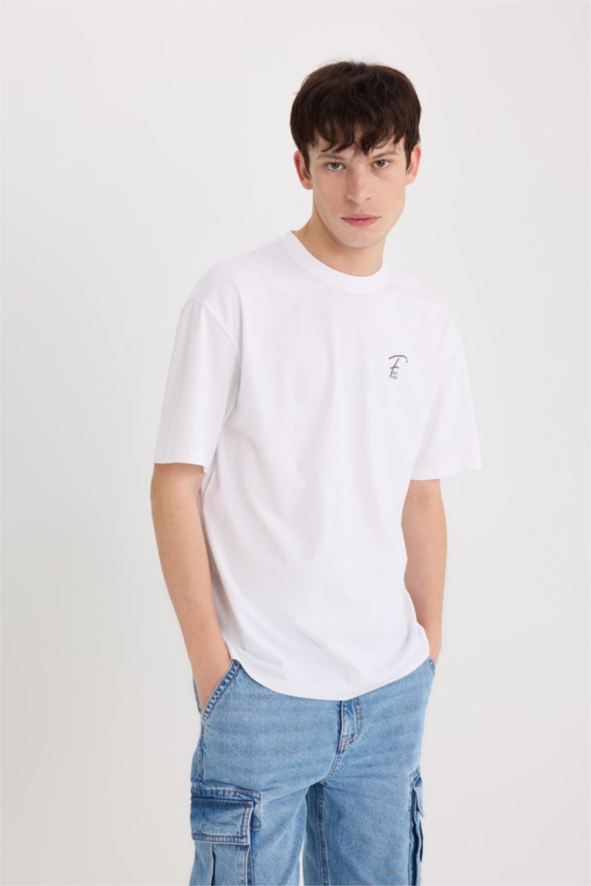 Man White Comfort Fit Crew Neck Printed Short Sleeve T-Shirt
